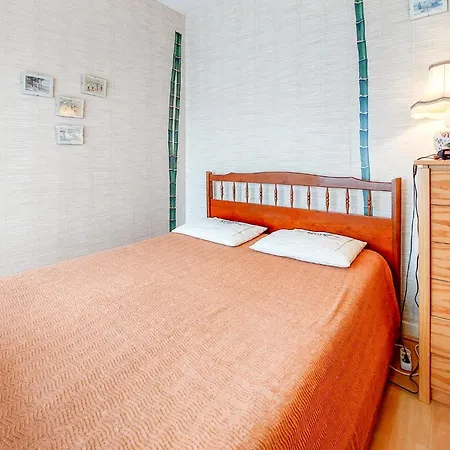 2 Bedroom Amazing In * Руаян