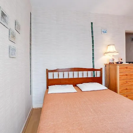 Apartment 2 Bedroom Gorgeous In *