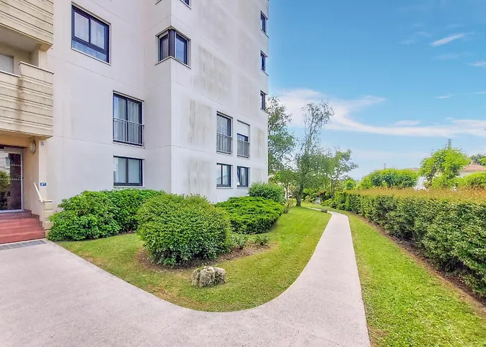 2 Bedroom Gorgeous In רויאן