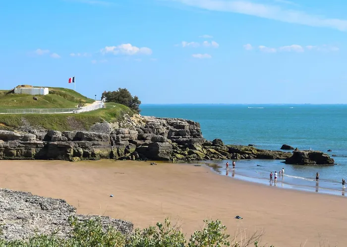 Apartment 2 Bedroom Gorgeous In Royan